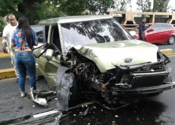 Dos lesionados deja accidente de tránsito en Santa Tecla