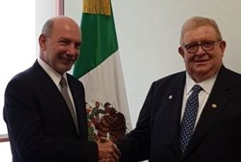 Carlos Cáceres asume como nuevo embajador de El Salvador en México