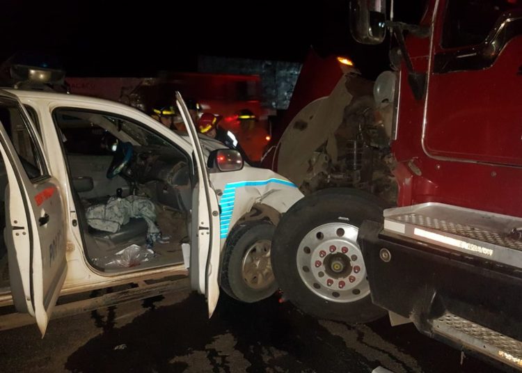 Conductor guatemalteco en estado de ebriedad embiste patrulla de la PNC en Sonsonate