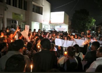 Expresidente Funes le pide a Howard Cotto desobedecer orden judicial