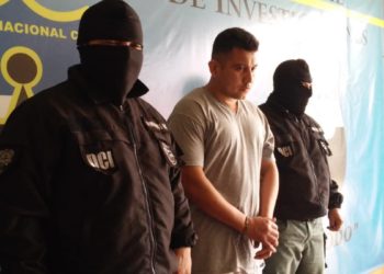 Deportan a acusado de asesinar a dos travestís en San Luis Talpa