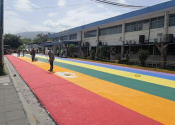 Comunidad LGBTI se toma las calles del Centro de Gobierno
