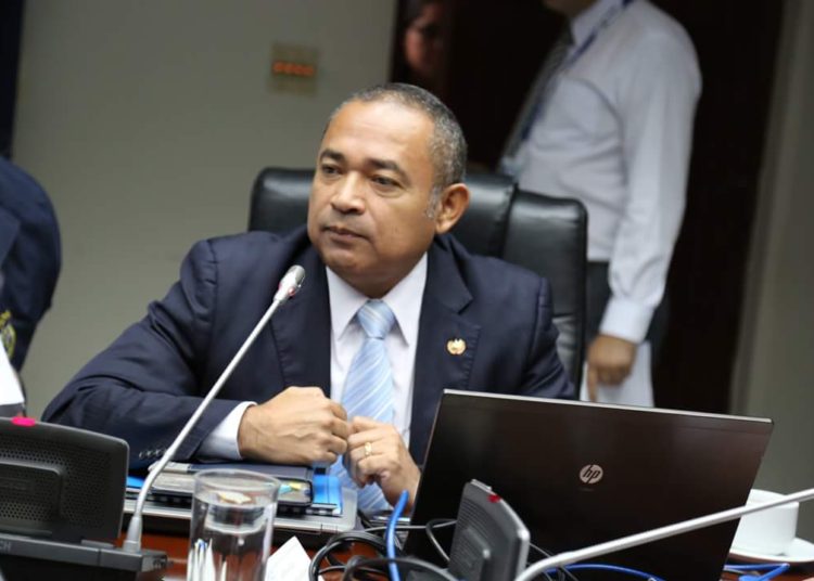 Ramírez Landaverde confirma reducción de homicidios