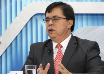 Roberto Lorenzana ve peligroso que se ocupen instituciones del Estado para inhabilitar partidos políticos