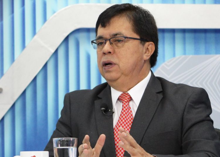 Roberto Lorenzana ve peligroso que se ocupen instituciones del Estado para inhabilitar partidos políticos