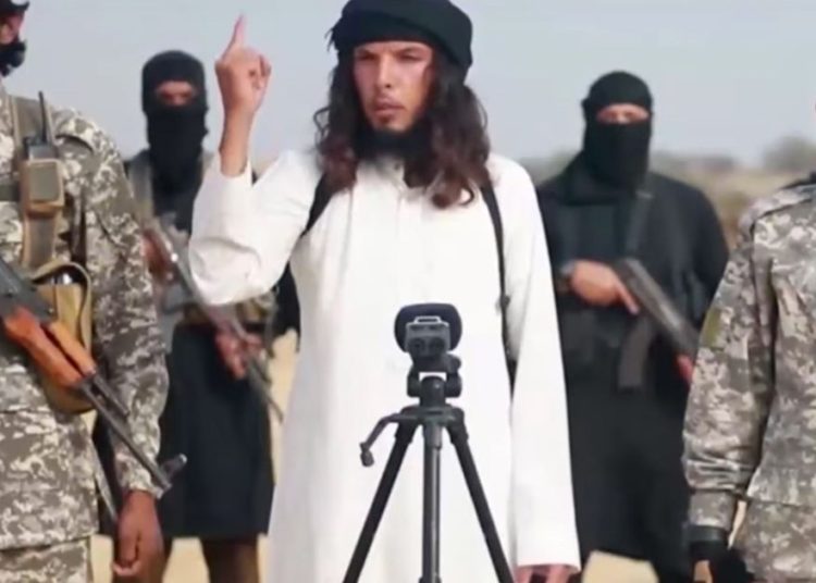 Tarjetas de regalos y Bitcoins: el nuevo método de financiamiento de los terroristas del Estado Islámico