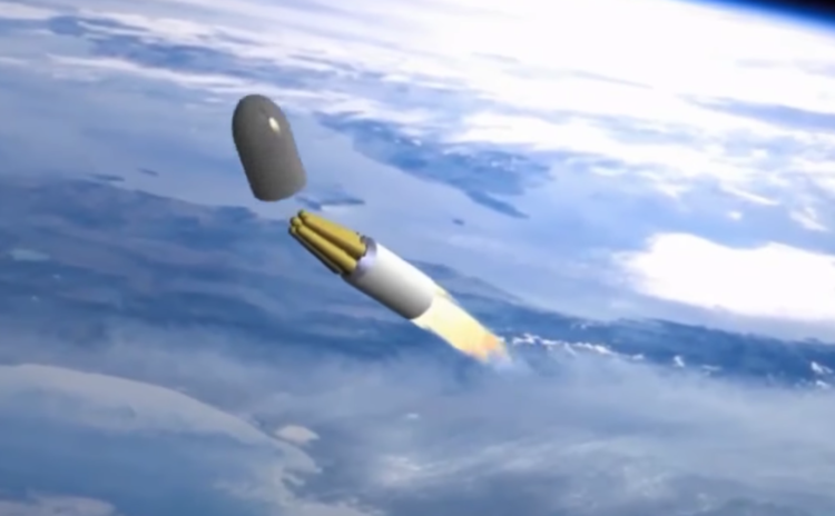 Captan objeto extraño sobre una estación naval de EE.UU.