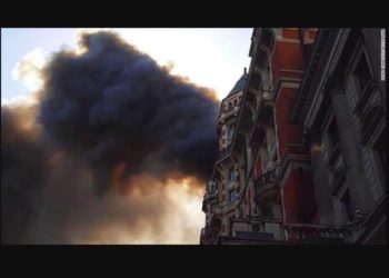 Se incendia hotel de lujo en Londres