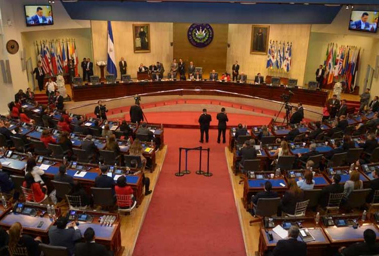 Descubra cuánto reciben en viáticos los diputados salvadoreños en los viajes oficiales