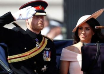 El príncipe Harry y Meghan Markle como esposos ven los desfiles en honor a la reina Isabel II