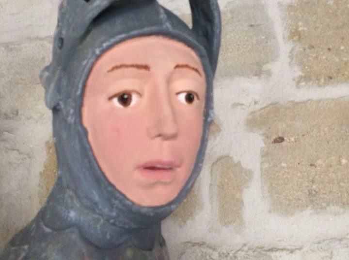 Polémica en España porque restauraron una escultura del siglo XVI y dicen que ahora «parece un Playmobil»