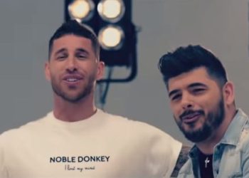 Sergio Ramos canta el himno mundialista para España