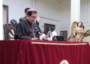 Escobar Alas sobre acusaciones de abuso sexual de uno de sus curas: «Veamos todo esto con ojos de fe»