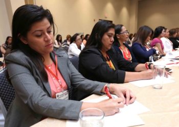 ISSS organiza congreso en atención obstétrica