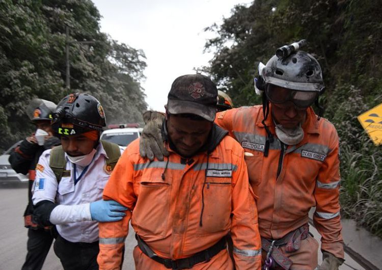 Incrementa cantidad de muertos por erupción del Volcán de Fuego