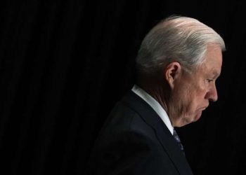 Jeff Sessions ordena negar asilo a inmigrantes víctimas de pandillas y violencia doméstica