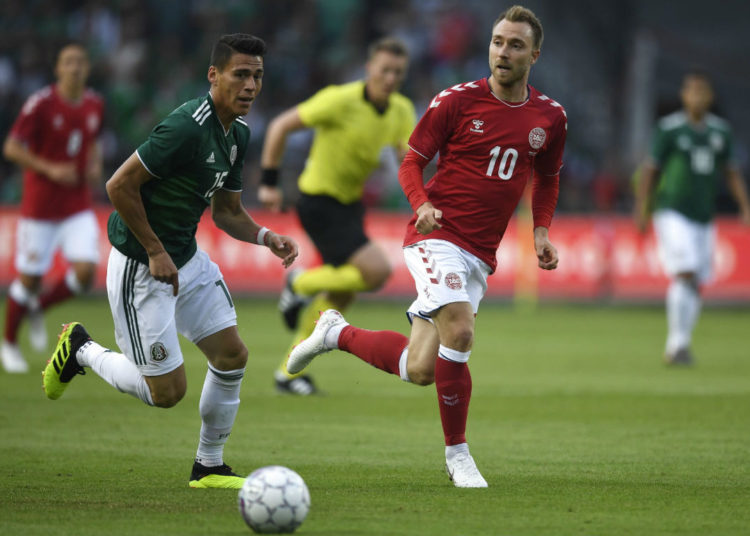 Rodeado de escándalos, México pierde ante Dinamarca antes de viajar a Rusia