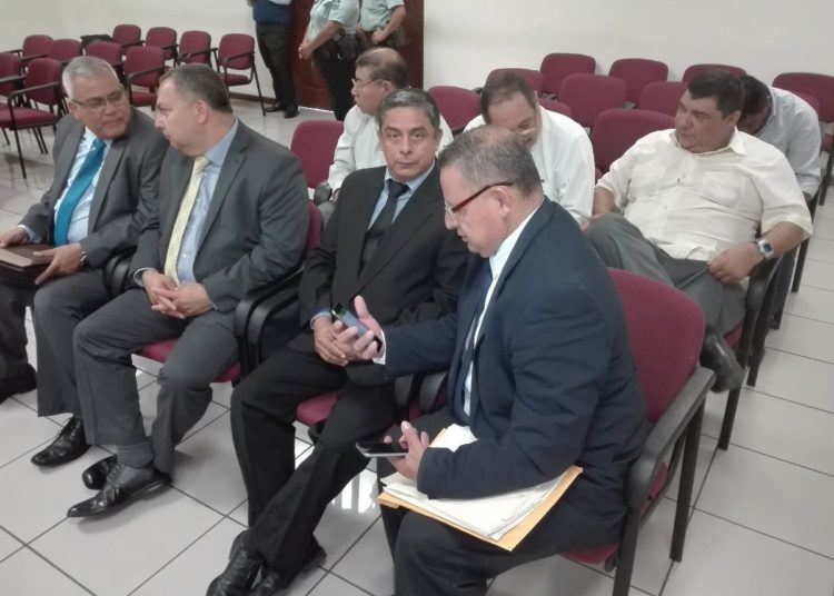 Medidas sustitutivas para militares de alto rango por interferir que enjuiciaran a ocho soldados