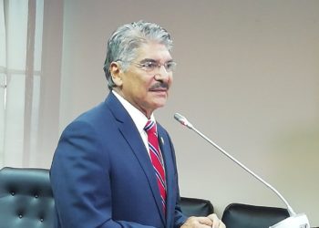 (Video) Norman Quijano anuncia despidos masivos en Asamblea Legislativa