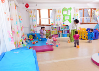 Entidades públicas y privadas deberán instalar salas cunas para los hijos de sus empleados