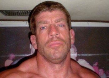 Exluchador de la WWF asesina a su esposa y se suicida