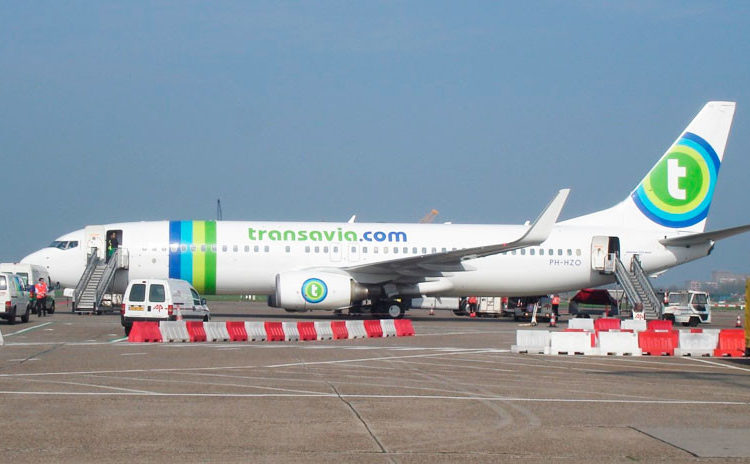 Avión aterriza de emergencia por causa de un ‘hombre apestoso’ que hizo vomitar a los pasajeros