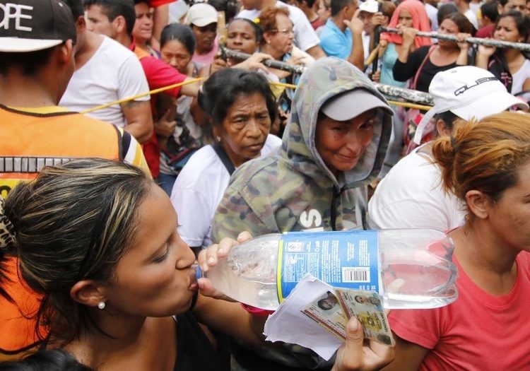 Se intensifica la salida masiva de venezolanos por la frontera con Colombia