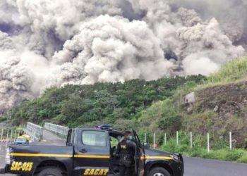 Volcán de Fuego podría expulsar más flujos piroclásticos en las próximas horas