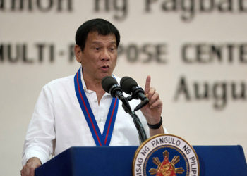 Presidente de Filipinas: “Enséñenme una selfie con Dios y renuncio hoy mismo»