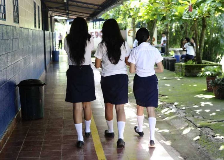 Diputados descartan proyecto de Ley que busca reducir embarazos en niñas por ir contra los «valores cristianos»