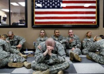 Ejército de EE.UU. está dando de baja a inmigrantes a quienes prometió la ciudadanía