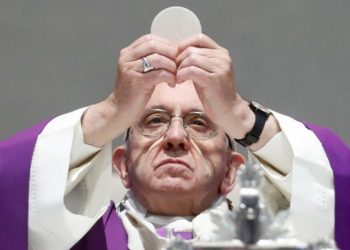 VIDEO: El papa interrumpe su sermón y comenta la eliminación de Brasil del Mundial