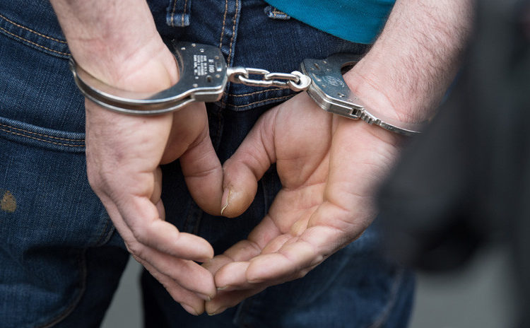 Niña de 8 años filma a su padre violando a su hermana y lo capturan gracias al video