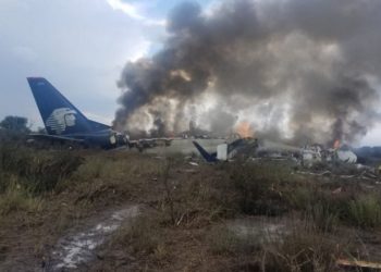 Se desploma avión en aeropuerto de Durango, México
