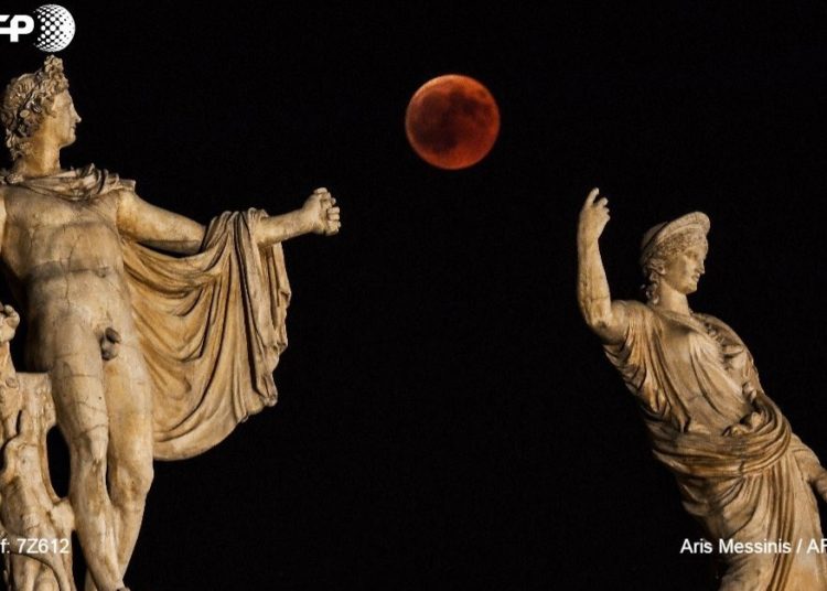 El eclipse lunar en todo su esplendor: Así vivió el mundo la ‘luna sangrienta’