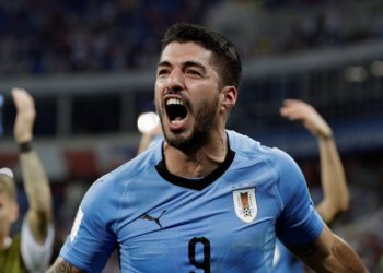 Diputados planean posponer una audiencia con el ministro de Economía para ver a su selección en Uruguay