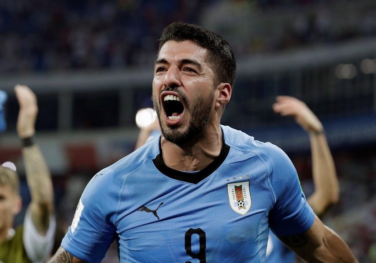 Diputados planean posponer una audiencia con el ministro de Economía para ver a su selección en Uruguay