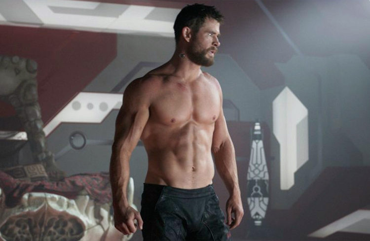 VIDEO: Chris Hemsworth presume su físico para su nueva película