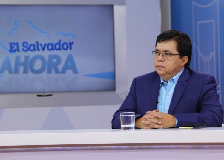 Roberto Lorenzana ve interés en dañar la imagen de Sanchez Cerén