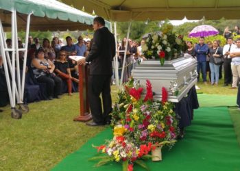 Dan el último adiós a Jocelyn Abarca, asesinada por su pareja