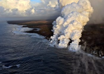 «Bomba de lava» impacta con barco en Hawái y deja 23 heridos