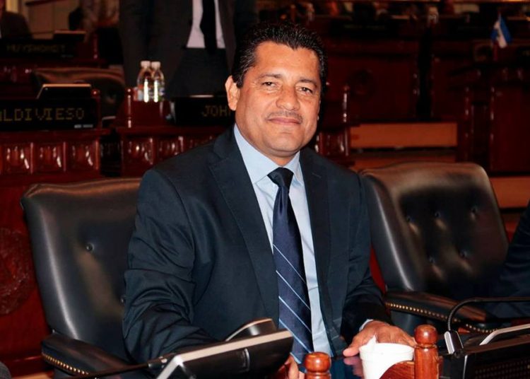 Juan Carlos Mendoza retira denuncia por inscripción de Nayib Bukele a GANA