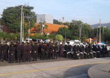 PNC destina a más de dos mil agentes en fiestas del Divino Salvador del Mundo