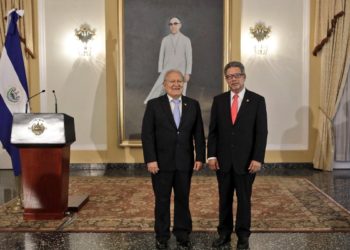 Sanchez Cerén ratifica a Carlos Castaneda como Ministro de Relaciones Exteriores