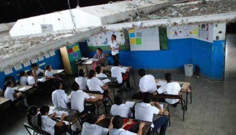 Educación pide a centros escolares reducir jornada por falta de agua