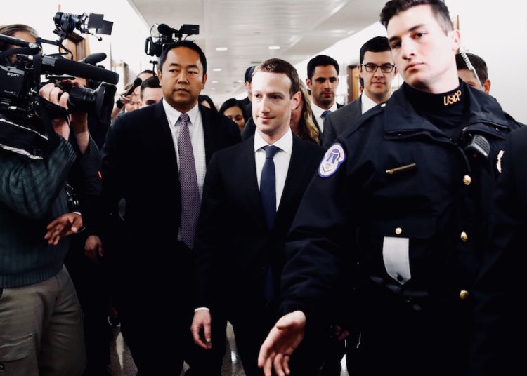 Facebook destinará $10 millones para proteger a la familia Zuckerberg