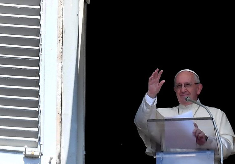 El Papa pidió que no se desperdicien las sobras de la comida
