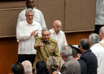 Parlamento de Cuba aprueba el proyecto de la nueva Constitución del país