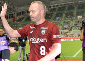 Decepcionante debut de Iniesta en Japón: su equipo sufrió una goleada