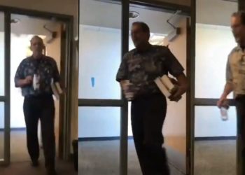 Un alumno grabó los saludos de su profesor durante seis meses y el resultado explotó en las redes